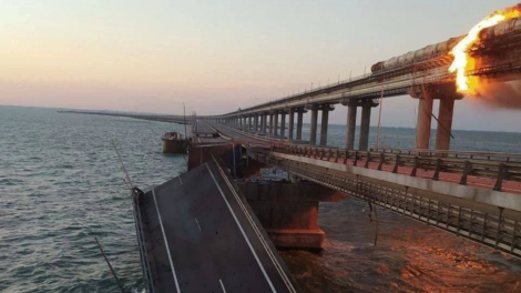 Путин наградил восстановителей Крымского моста