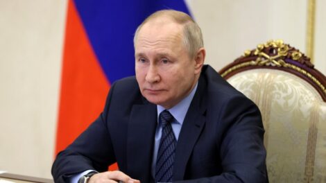 Путин продлил ответные меры на «потолок цен»