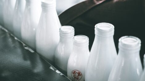 ФАС проверит завышение цен на молочные продукты на 100-150%