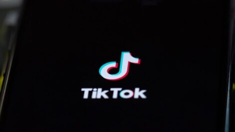 TikTok удалил более тысячи материалов по требованию Роскомнадзора