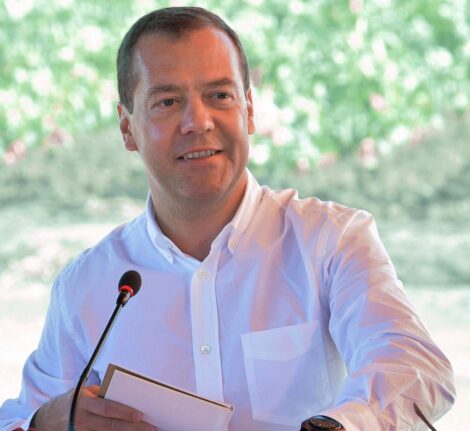 Дмитрий Медведев призвал без правил бороться с врагами