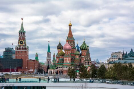 Медведев: Запад стремится всеми силами уничтожить Россию