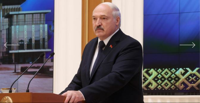 Зеленский ввел санкции против Лукашенко