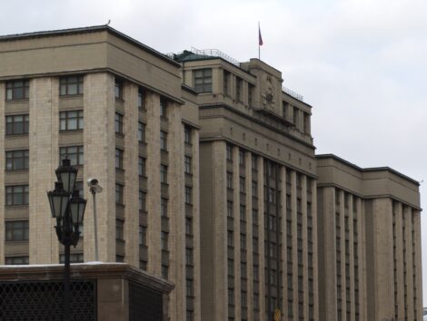 В Госдуму внесён законопроект о повышении МРОТ до 51 966 рублей с 2027 года