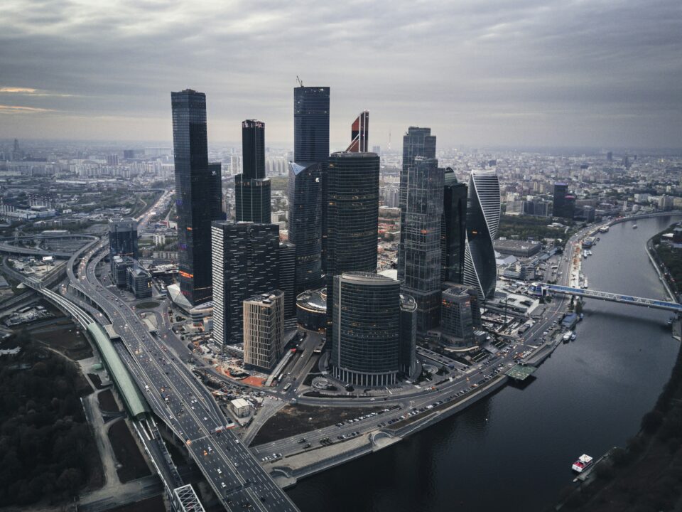 В Москве прогнозируется повышение температуры воздуха до +27 градусов.