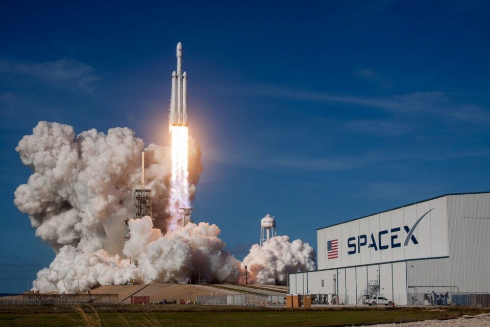 Акции SpaceX упали на 6,5% после впечатляющего IPO
