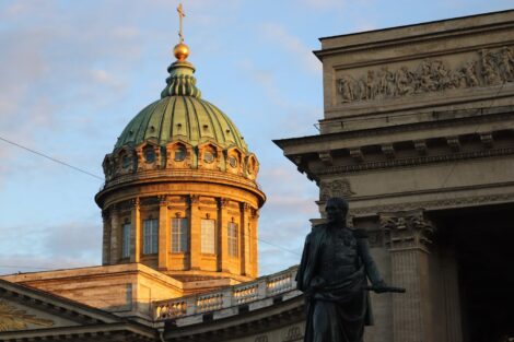 Символ могущества и судьбы — Дворцовая площадь